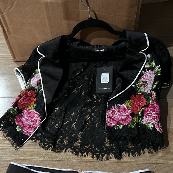 Matching skirt and top set! Never worn, super trendy and vintage. - Picture 3 of 3